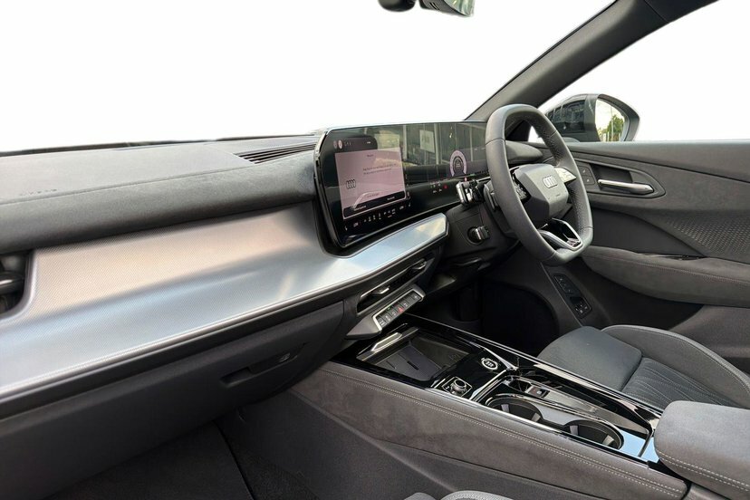 Audi Q3 1.5 E-hybrid Launch Edition Suv Plug-in KY75CTV Grey #2