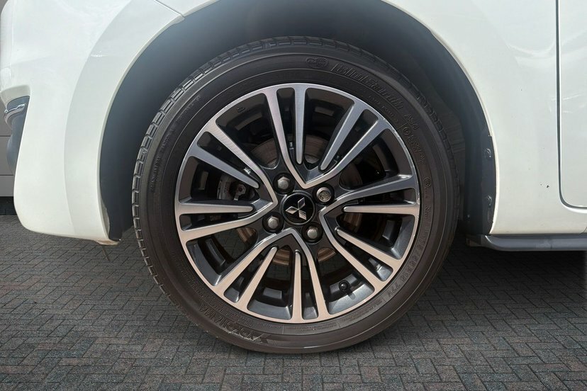 Mitsubishi Mirage 1.2 4 Hatchback Cvt 79 Ps White #5