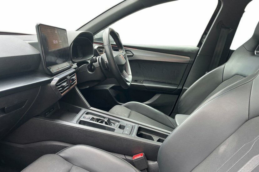 Cupra Leon 2.0 Tsi Vz2 Hatchback Dsg 300 Ps KY73UGM Black #2