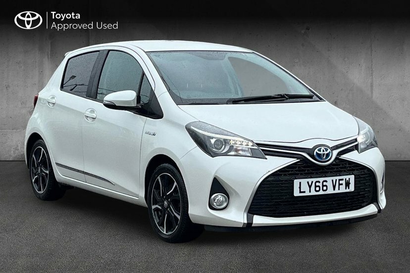 Toyota Yaris 1.5 Vvt-h Design Hatchback Hybrid E-cvt White