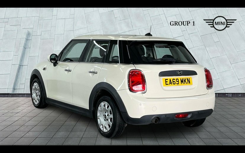 Mini Hatch 5-Door Hatch One Classic EA69MKN White #2
