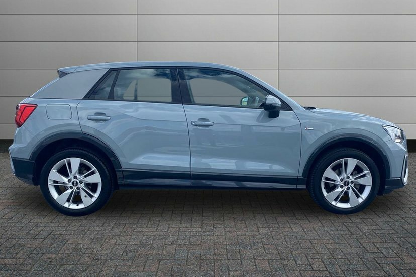 Audi Q2 1.5 Tfsi Cod 35 S Line Suv 150 Grey #4