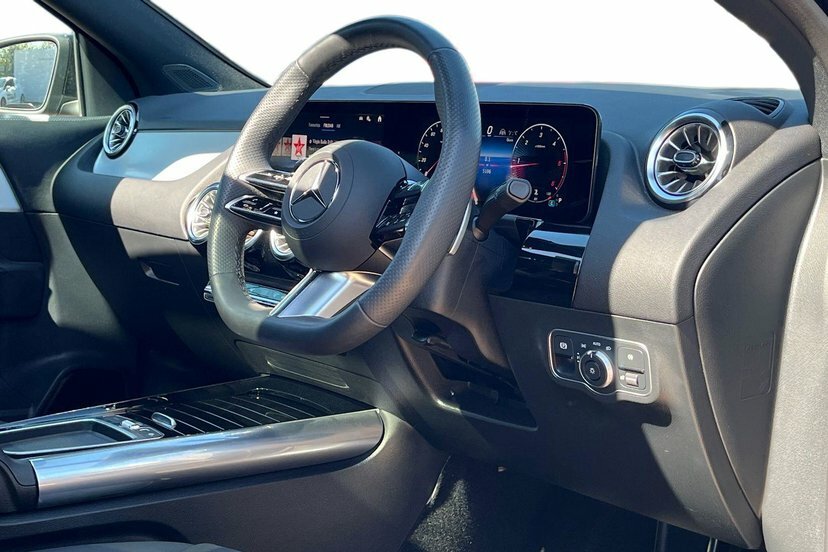 Mercedes-Benz GLA Class 2.0 Gla220d Amg Line Premium Plus Suv KW25MLN Black #5