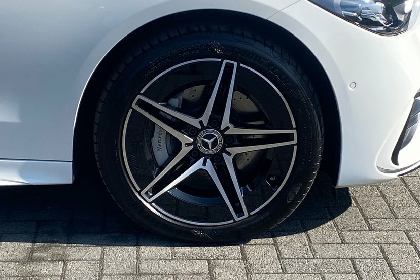 Mercedes-Benz C Class C300e 25.4Kwh Urban Edition Estate White #4
