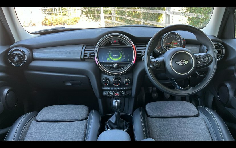 Mini Hatch 5-Door Hatch Cooper GP66GKV Green #4