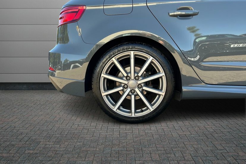 Audi A3 1.5 Tfsi Cod Black Edition Sportback Ma LL18ETD Grey #5