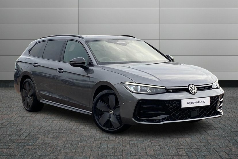 Volkswagen Passat 1.5 Tsi Ehybrid 19.7Kwh Black Edition Estate P Grey
