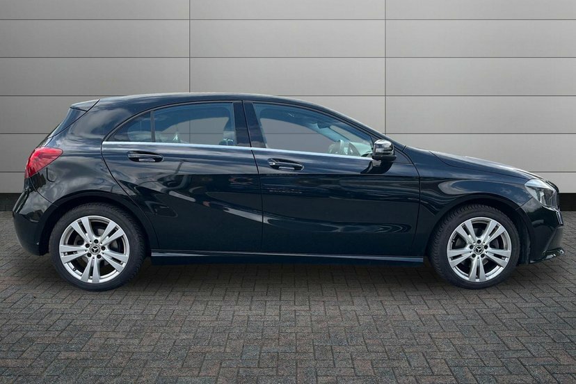 Mercedes-Benz A Class 1.6 A180 Sport Hatchback 122 Ps Black #3