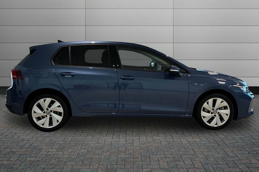 Volkswagen e-Golf 1.5 Tsi Ehybrid 19.7Kwh Match Hatchback Blue #4