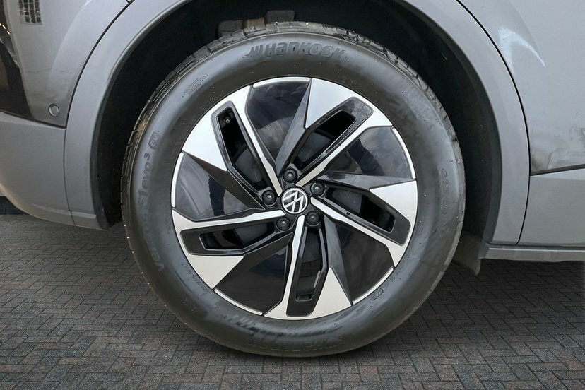 Volkswagen ID.4 Pro 77Kwh Match Suv 286 Ps Black #5