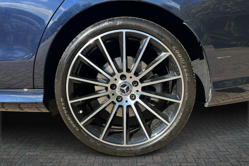 Mercedes-Benz E Class 2.9 E400d Amg Line Night Edition Premium Plus Sa Blue #4