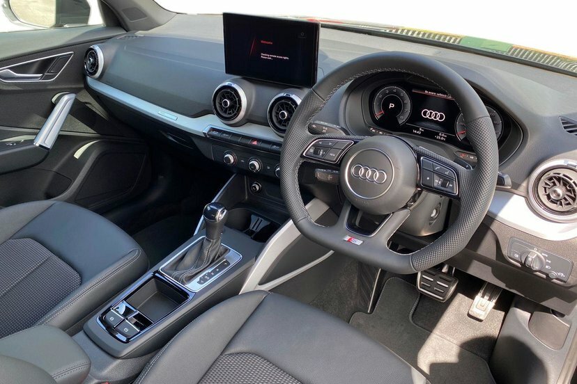 Audi Q2 1.5 Tfsi Cod 35 Black Edition Suv S Tro DC26YYS Grey #6