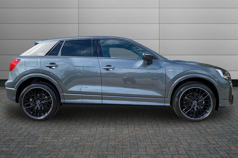 Audi Q2 1.5 Tfsi Cod 35 Black Edition Suv S Tro DC26YYS Grey #4