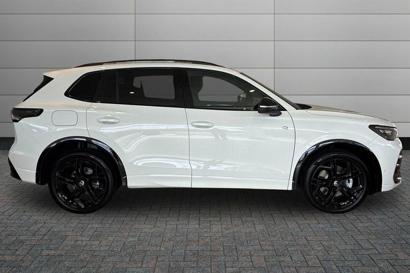Volkswagen Tiguan 2.0 Tdi Black Edition Suv Dsg 150 Ps White #4