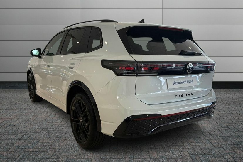Volkswagen Tiguan 2.0 Tdi Black Edition Suv Dsg 150 Ps White #3