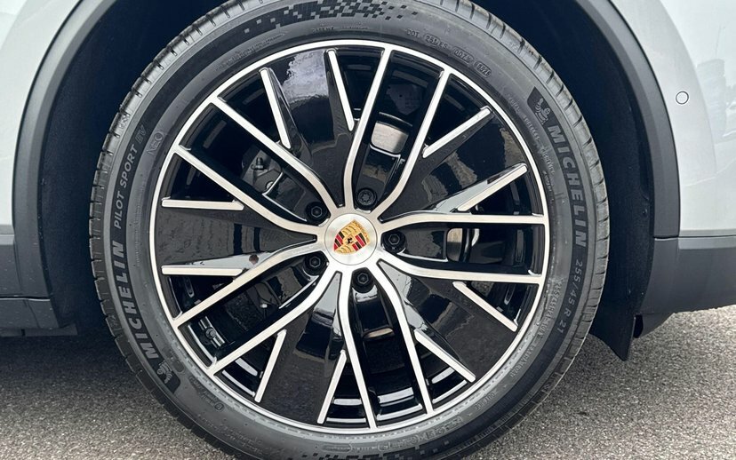 Porsche Macan 100Kwh Suv 360 Ps HG26JEJ Silver #4