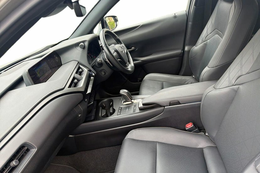 Lexus UX 300E 54.3Kwh Takumi Suv 204 Ps #2