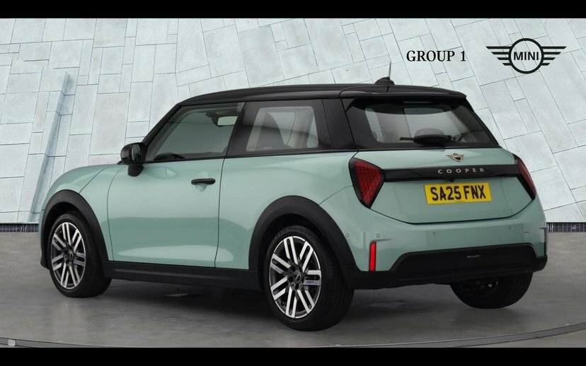 Mini Hatch Cooper C SA25FNX Green #2