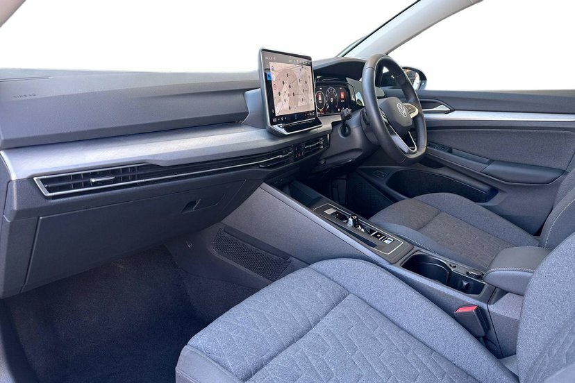 Volkswagen e-Golf 1.5 Tsi Ehybrid 19.7Kwh Match Hatchback Black #2