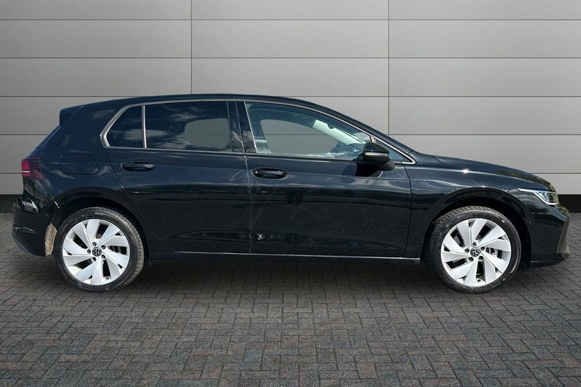 Volkswagen e-Golf 1.5 Tsi Ehybrid 19.7Kwh Match Hatchback Black #4