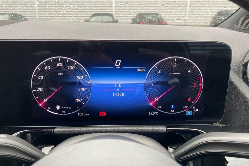 Mercedes-Benz GLA Class Gla220d Amg Line Premium Suv KN73TMY Grey #6