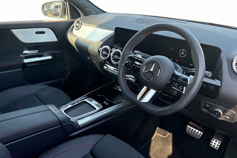 Mercedes-Benz GLA Class 2.0 Gla200d Amg Line Executive Suv 8G Black #5