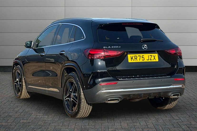 Mercedes-Benz GLA Class 2.0 Gla200d Amg Line Executive Suv 8G Black #2