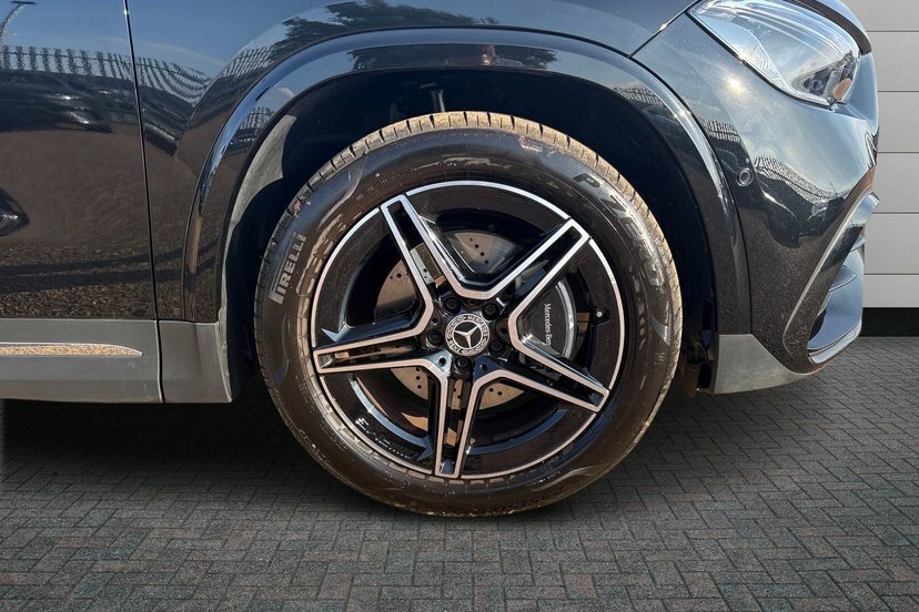 Mercedes-Benz GLA Class 2.0 Gla200d Amg Line Executive Suv 8G Black #4