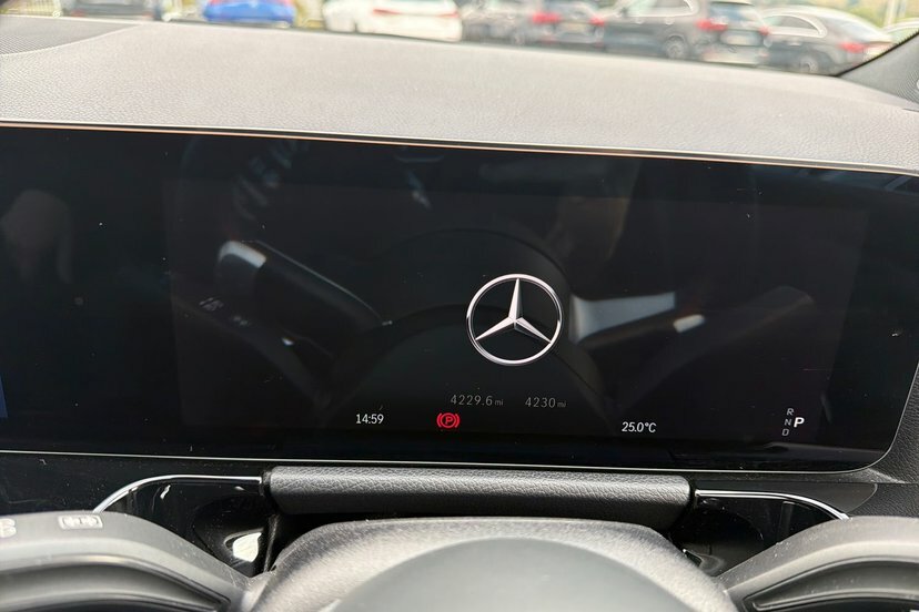 Mercedes-Benz GLA Class Gla200d Amg Line Executive KR75LBO Grey #6