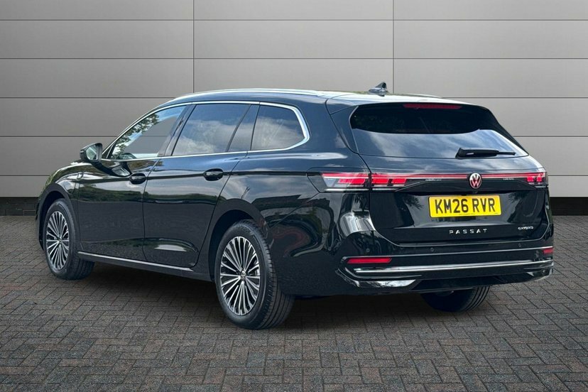 Volkswagen Passat 1.5 Tsi Ehybrid 19.7Kwh Elegance Estate KM26RVR Black #3