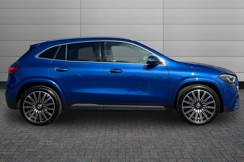 Mercedes-Benz GLA Class 2.0 Gla220d Amg Line Premium Plus Suv Blue #3