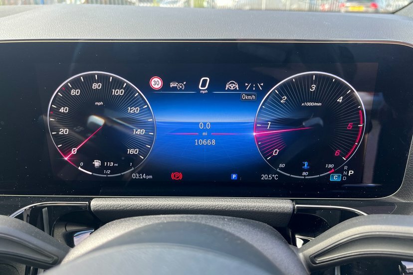 Mercedes-Benz GLA Class 2.0 Gla220d Amg Line Premium Plus Suv Blue #6