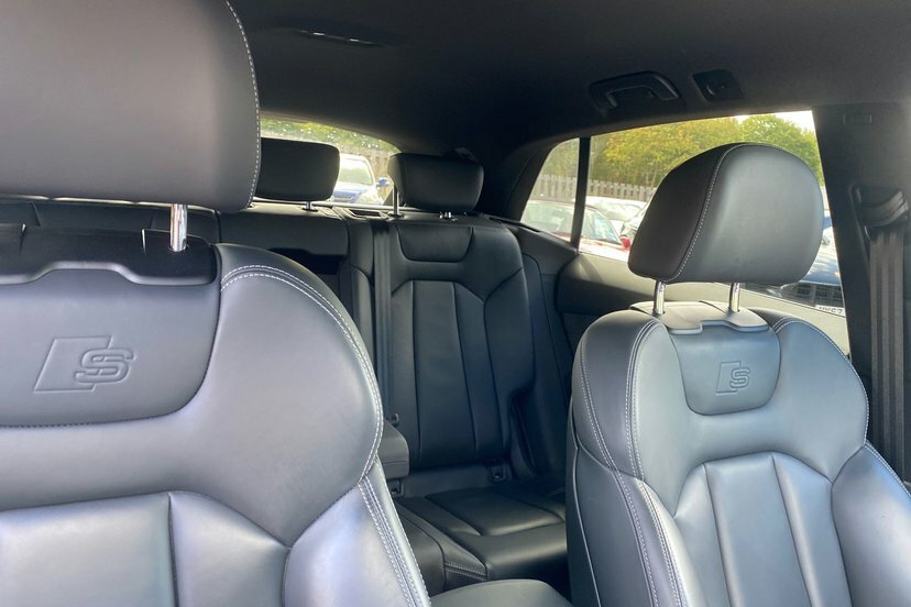 Audi Q8  Blue #20
