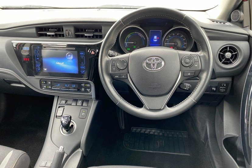 Toyota Auris 1.8 Vvt-h Icon Tech Hatchback Hybrid Cv Red #6