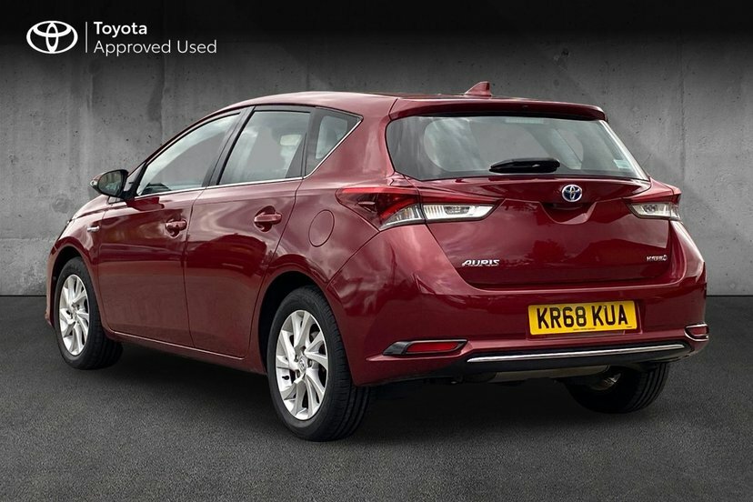 Toyota Auris 1.8 Vvt-h Icon Tech Hatchback Hybrid Cv Red #4