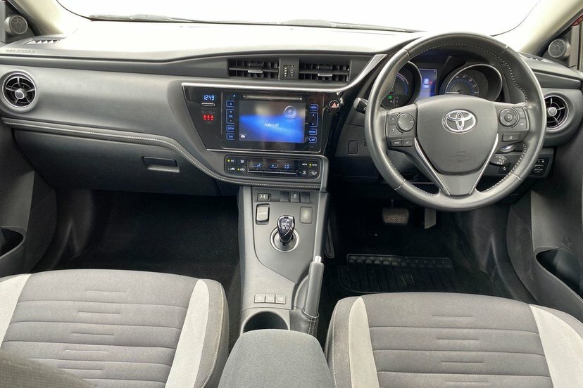 Toyota Auris 1.8 Vvt-h Icon Tech Hatchback Hybrid Cv Red #5