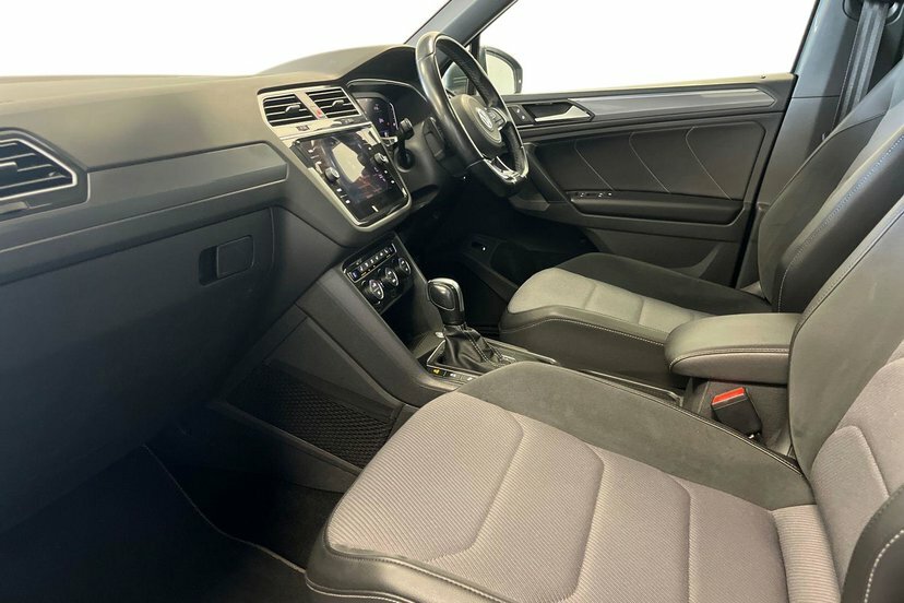 Volkswagen Tiguan 1.5 Tsi Evo R-line Tech Suv Dsg 150 Ps AO20DJK Grey #2