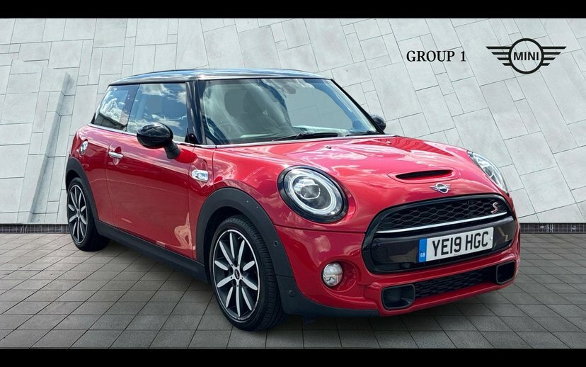 Mini Hatch 2.0 Cooper S Exclusive Hatchback Steptr YE19HGC Red