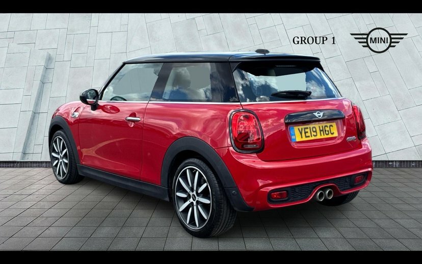 Mini Hatch 2.0 Cooper S Exclusive Hatchback Steptr YE19HGC Red #2