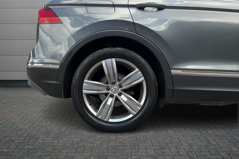 Volkswagen Tiguan 1.5 Tsi Evo Sel Suv Dsg 150 Ps GN69YOA Grey #5