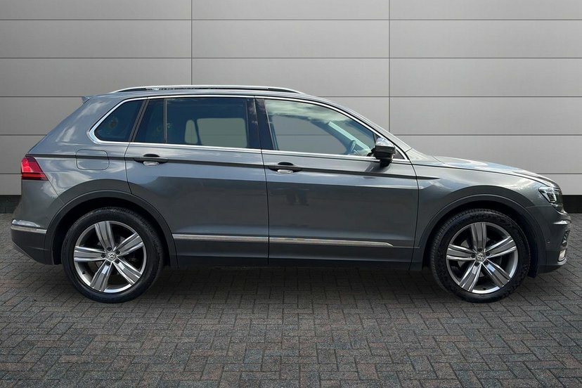 Volkswagen Tiguan 1.5 Tsi Evo Sel Suv Dsg 150 Ps GN69YOA Grey #4