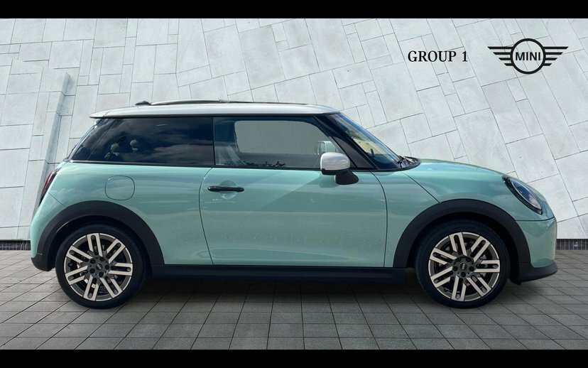 Mini Hatch Cooper C AV24YJP Green #3