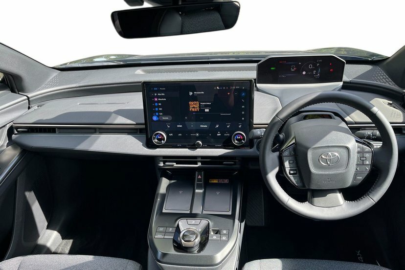 Toyota bZ4X 73.1Kwh Design Suv 224 Ps Black #5