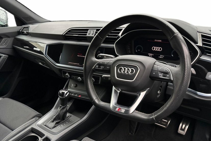 Audi Q3 1.5 Tfsi Cod 35 Black Edition Sportback CV23YJG Black #6