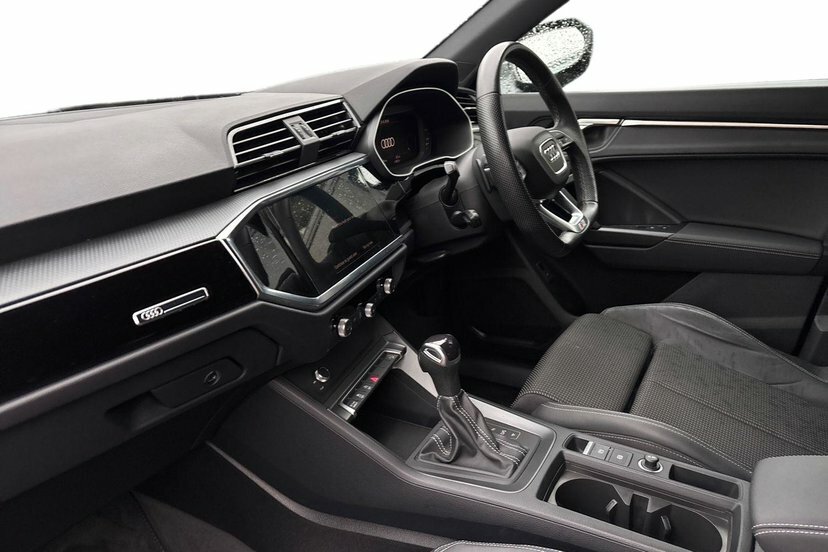 Audi Q3 1.5 Tfsi Cod 35 Black Edition Sportback CV23YJG Black #2