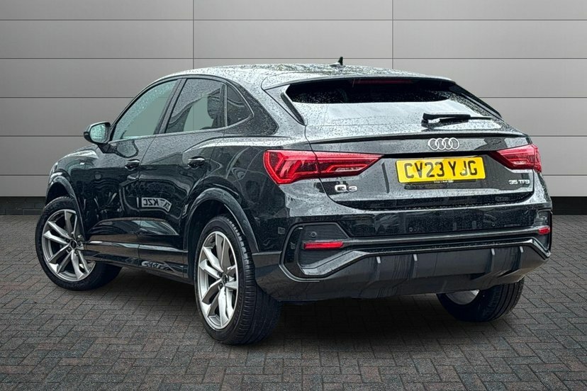 Audi Q3 1.5 Tfsi Cod 35 Black Edition Sportback CV23YJG Black #3