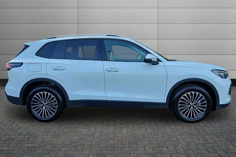 Volkswagen Tiguan 1.5 Etsi Mhev Match Suv Hybrid Dsg 150 DE26YMJ White #4