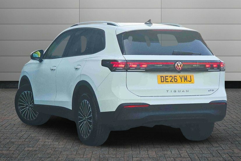 Volkswagen Tiguan 1.5 Etsi Mhev Match Suv Hybrid Dsg 150 DE26YMJ White #3