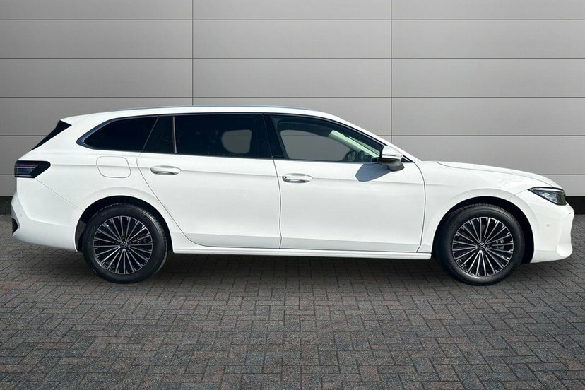 Volkswagen Passat 1.5 Tsi Ehybrid 19.7Kwh Elegance Estate KY26TYV White #4