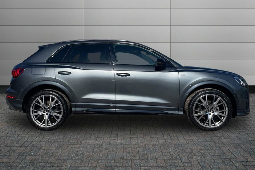 Audi Q3 1.5 Tfsi Cod 35 Black Edition Suv S Tro KJ25DZZ Grey #4